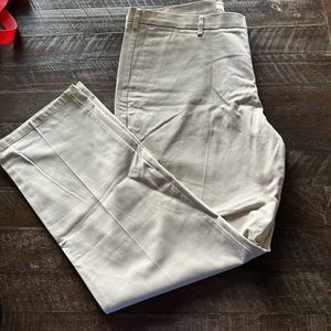 Men’s Dockers Pants size 40x32, Tan